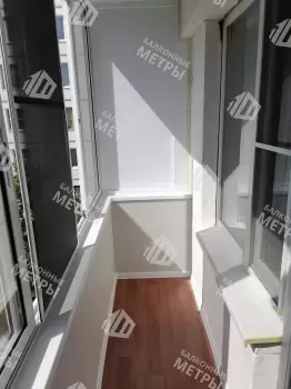 Холодное остекление балкона в многоквартирном доме