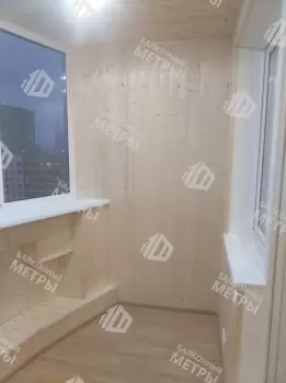 Теплое остекление балкона и отделка вагонкой